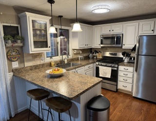 155 Heritage Dr, Tewksbury, Massachusetts, 2 Bedrooms Bedrooms, 5 Rooms Rooms,1.5 BathroomsBathrooms,Residential,For Sale,Heritage Dr,73473121