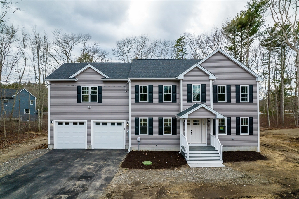 3 Earle St, Fairhaven, Massachusetts, 4 Bedrooms Bedrooms, 7 Rooms Rooms,3 BathroomsBathrooms,Residential,For Sale,Earle St,73473127