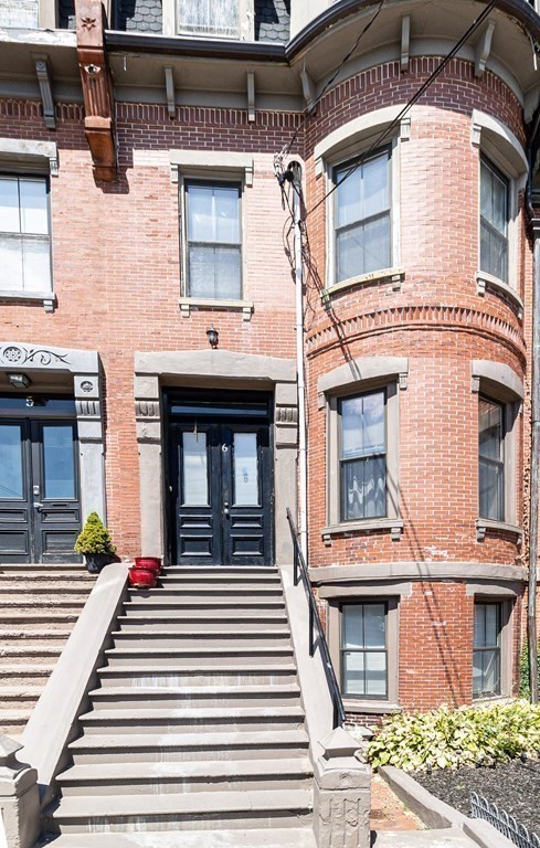 6 Alvah Kittredge Pk, Boston, Massachusetts, 3 Bedrooms Bedrooms, 7 Rooms Rooms,2.5 BathroomsBathrooms,Residential Lease,For Rent,Alvah Kittredge Pk,73404492