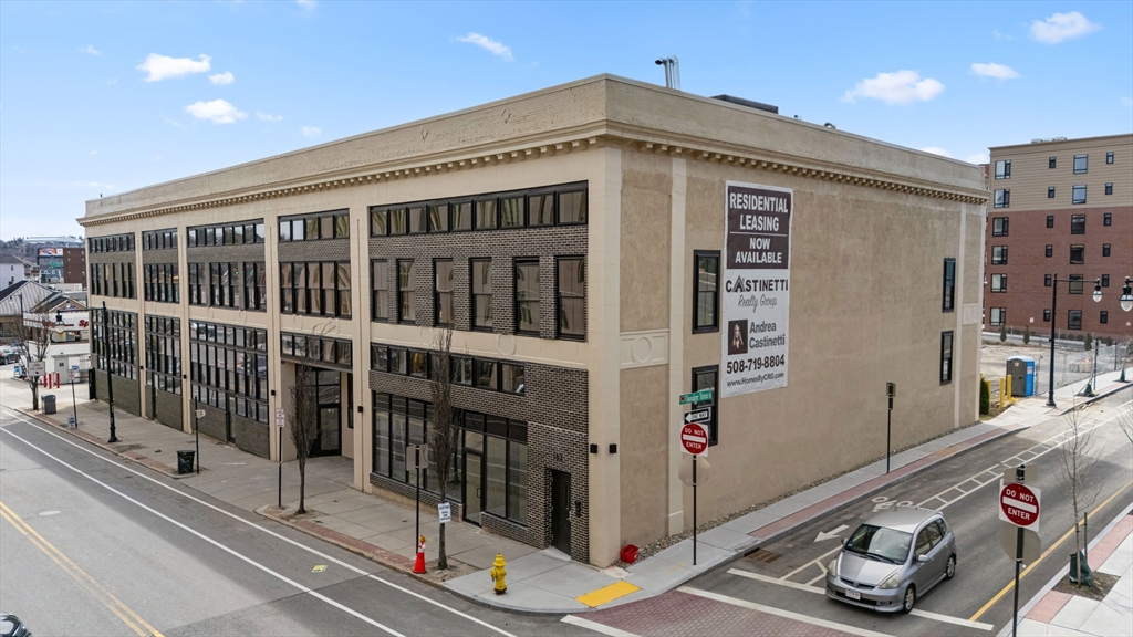 153 Green St, Worcester, Massachusetts, 1 Room Rooms,1 BathroomBathrooms,Residential Lease,For Rent,Green St,73473172