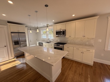 79 Hovey St, Watertown, Massachusetts, 2 Bedrooms Bedrooms, 5 Rooms Rooms,2 BathroomsBathrooms,Residential Lease,For Rent,Hovey St,73455351