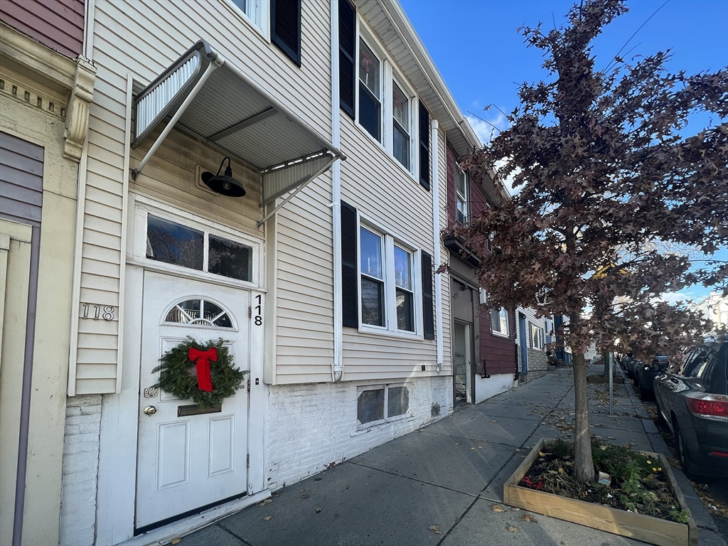 118 Brooks St, Boston, Massachusetts, 2 Bedrooms Bedrooms, 5 Rooms Rooms,1 BathroomBathrooms,Residential Lease,For Rent,Brooks St,73473147