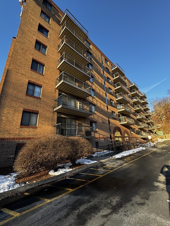 500 Salem Street, Medford, Massachusetts, 3 Bedrooms Bedrooms, 7 Rooms Rooms,2 BathroomsBathrooms,Residential Lease,For Rent,Salem Street,73473154