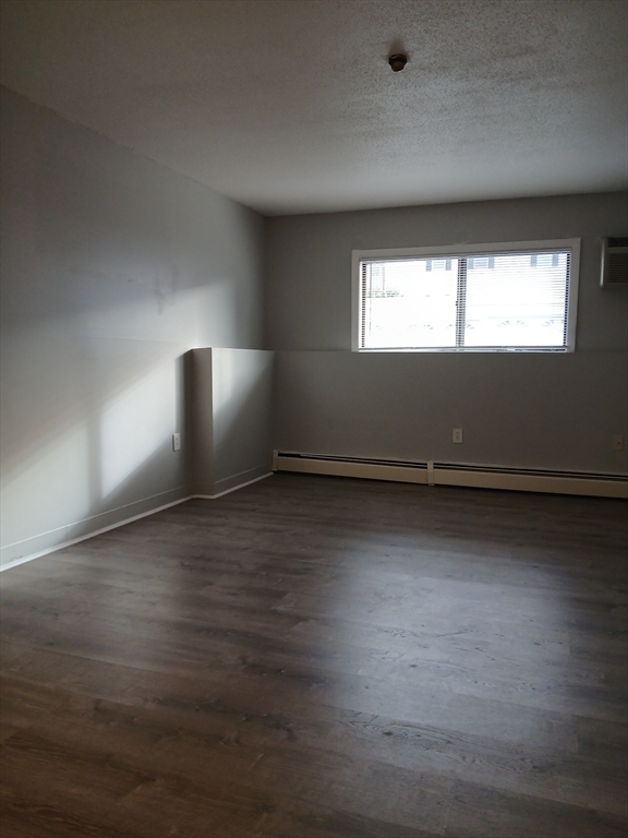 158 Fulton St, Fall River, Massachusetts, 2 Bedrooms Bedrooms, 5 Rooms Rooms,1 BathroomBathrooms,Residential Lease,For Rent,Fulton St,73473191