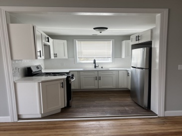 2039 Pleasant St, Fall River, Massachusetts, 3 Bedrooms Bedrooms, 5 Rooms Rooms,1 BathroomBathrooms,Residential Lease,For Rent,Pleasant St,73459343