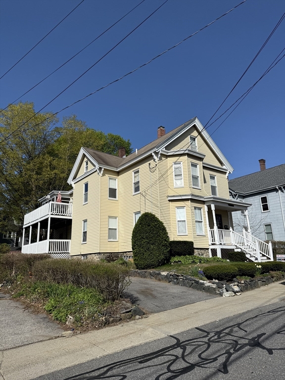 15 Hayden St, Marlborough, Massachusetts, 3 Bedrooms Bedrooms, 6 Rooms Rooms,1 BathroomBathrooms,Residential Lease,For Rent,Hayden St,73473227