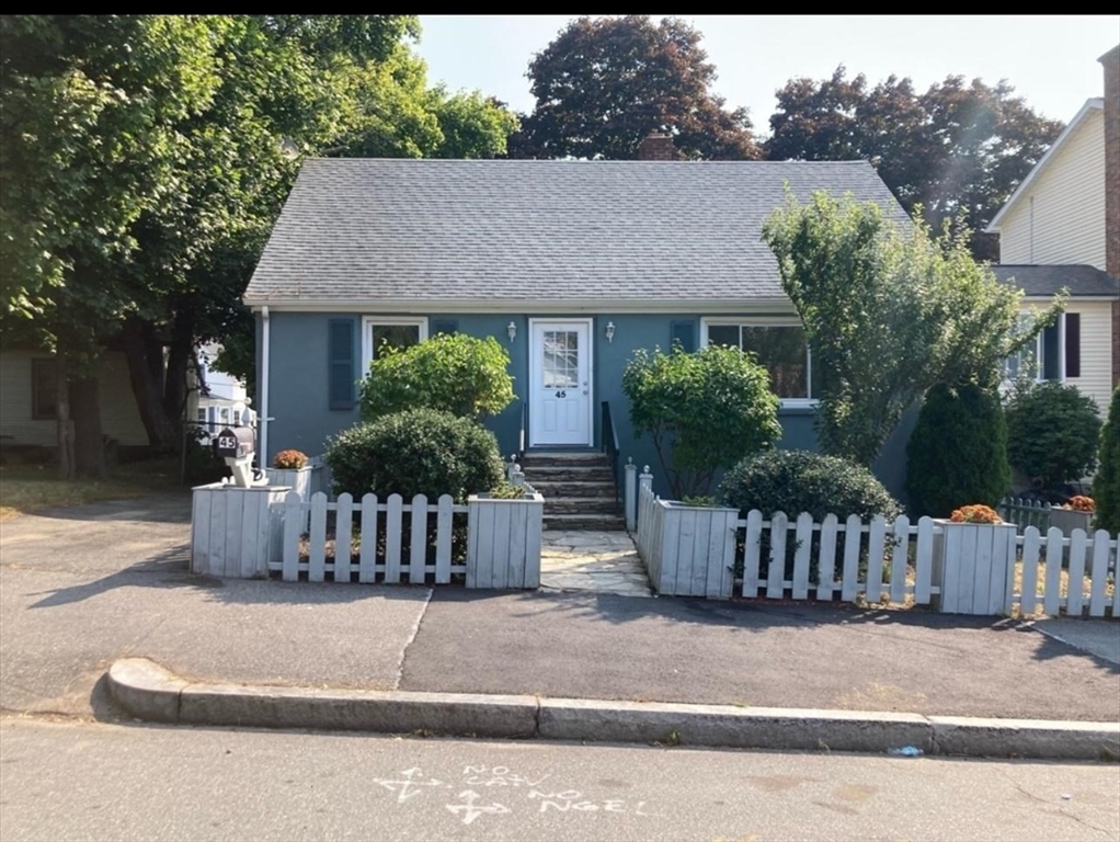 45 Pilgrim Ave, Worcester, Massachusetts, 3 Bedrooms Bedrooms, 5 Rooms Rooms,2 BathroomsBathrooms,Residential Lease,For Rent,Pilgrim Ave,73473267
