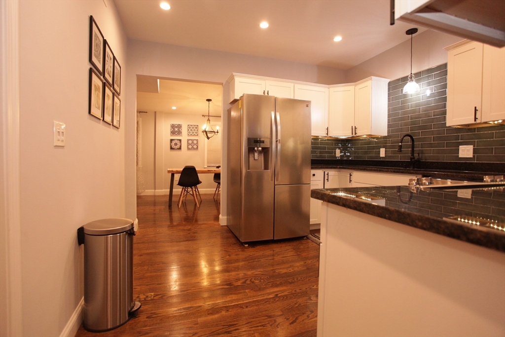 291 Main St, Everett, Massachusetts, 3 Bedrooms Bedrooms, 4 Rooms Rooms,1 BathroomBathrooms,Residential Lease,For Rent,Main St,73473284