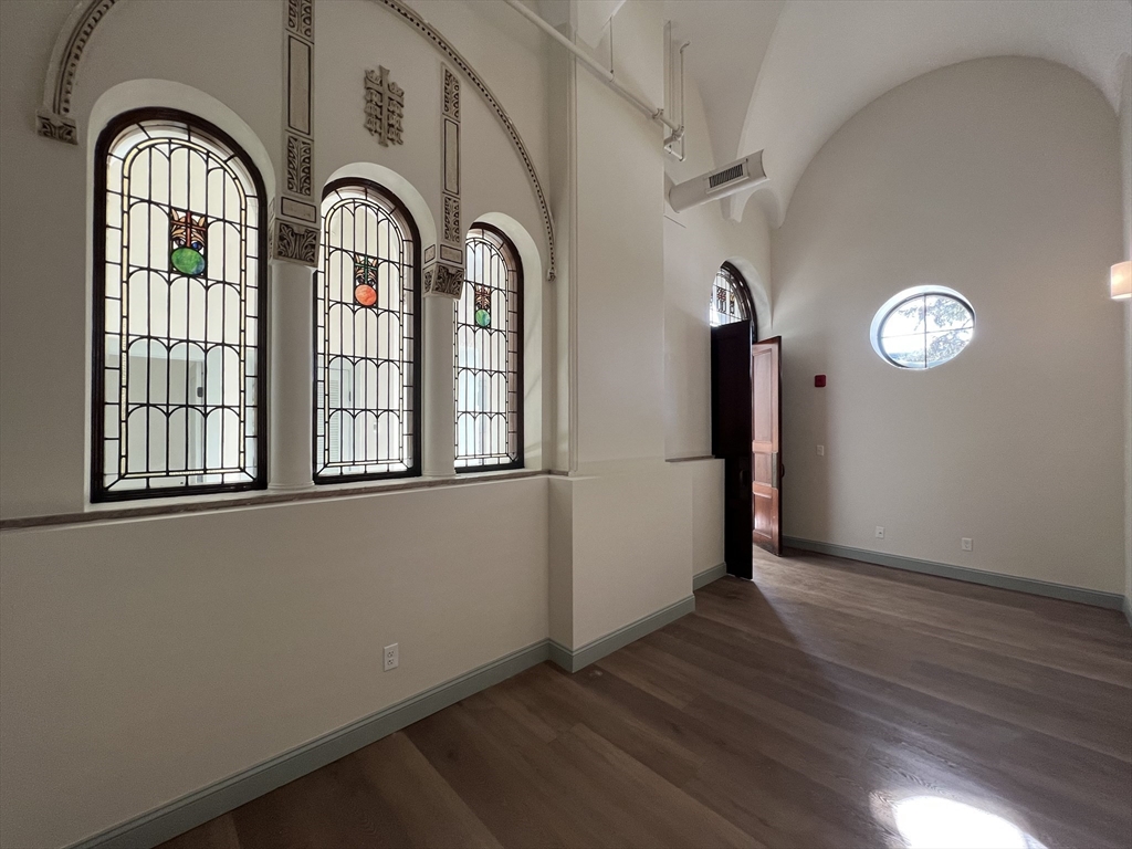 160 Seabury St, Fall River, Massachusetts, 2 Bedrooms Bedrooms, 5 Rooms Rooms,1.5 BathroomsBathrooms,Residential Lease,For Rent,Seabury St,73473296