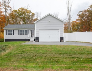 33 Rhinecliffe Road, Swansea, Massachusetts, 3 Bedrooms Bedrooms, 6 Rooms Rooms,2 BathroomsBathrooms,Residential,For Sale,Rhinecliffe Road,73450905