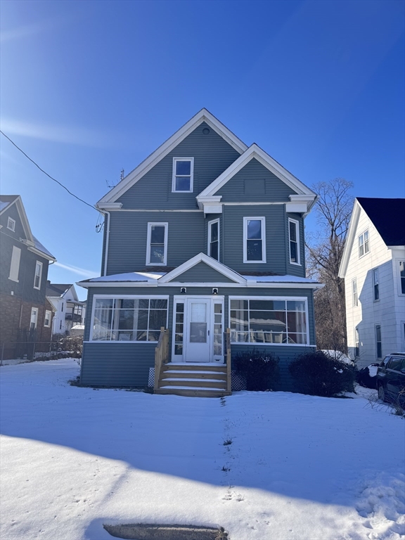 41 Lynwood Ave, Holyoke, Massachusetts, 4 Bedrooms Bedrooms, 11 Rooms Rooms,2 BathroomsBathrooms,Residential Income,For Sale,Lynwood Ave,73473307