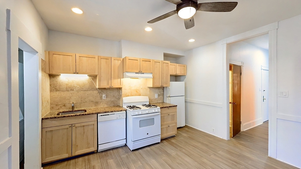 254 Windsor St., Cambridge, Massachusetts, 3 Bedrooms Bedrooms, 5 Rooms Rooms,1.5 BathroomsBathrooms,Residential Lease,For Rent,Windsor St.,73473313