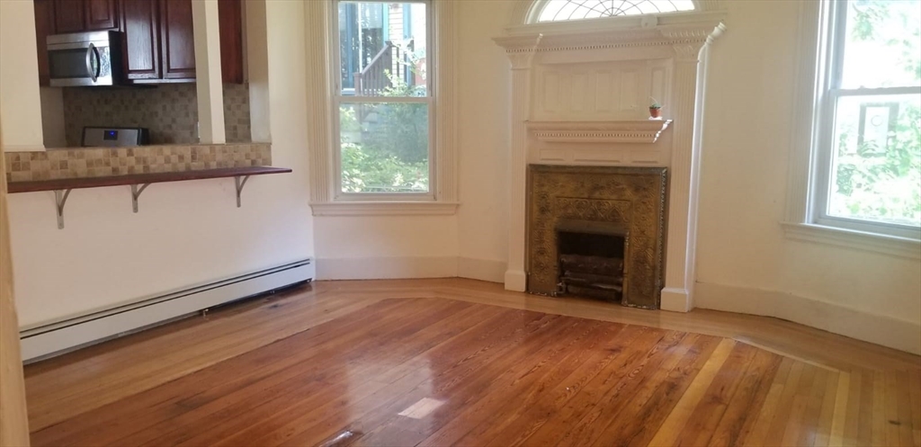 36 Gordon Street, Boston, Massachusetts, 8 Bedrooms Bedrooms, 11 Rooms Rooms,3 BathroomsBathrooms,Residential Income,For Sale,Gordon Street,73473324