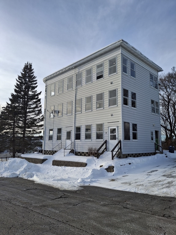 14-18 Florence St, Leominster, Massachusetts, 3 Bedrooms Bedrooms, 5 Rooms Rooms,1 BathroomBathrooms,Residential Lease,For Rent,Florence St,73473309