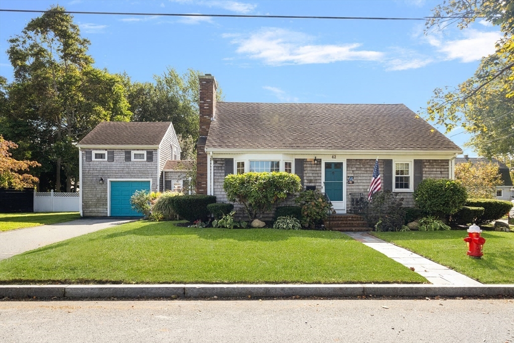 42 Fairmount St, New Bedford, Massachusetts, 3 Bedrooms Bedrooms, 7 Rooms Rooms,2 BathroomsBathrooms,Residential Lease,For Rent,Fairmount St,73445191