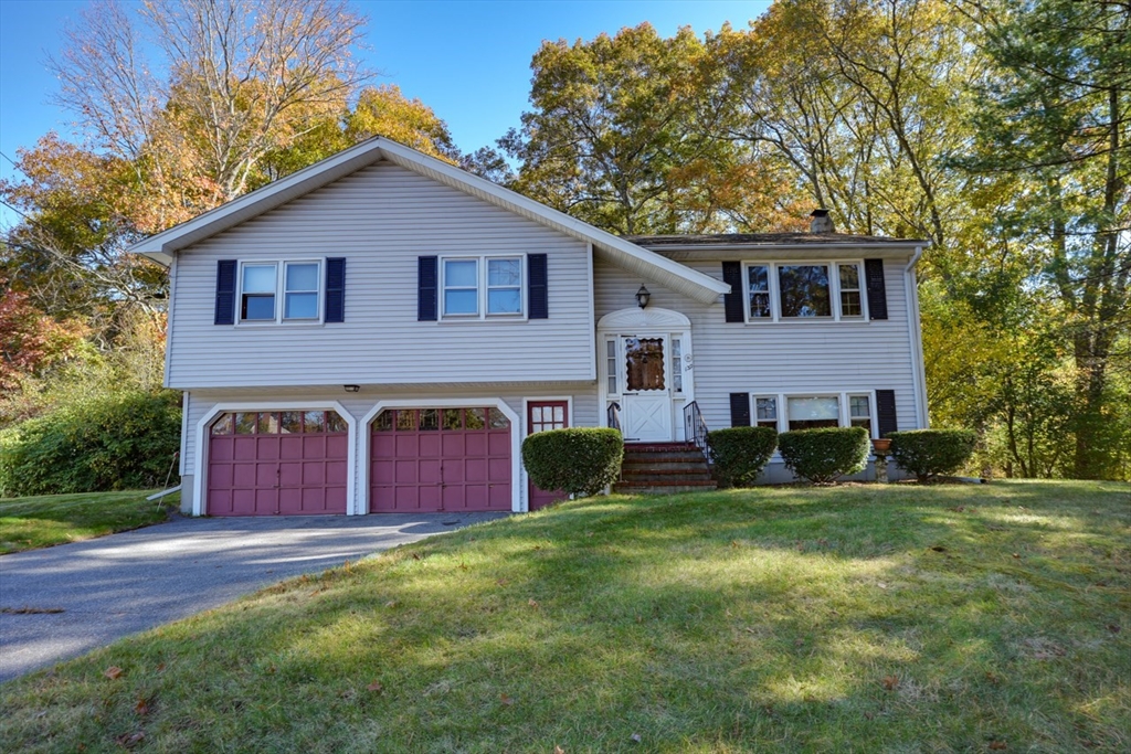 139 Davis St, Northborough, Massachusetts, 3 Bedrooms Bedrooms, 7 Rooms Rooms,1.5 BathroomsBathrooms,Residential,For Sale,Davis St,73444076