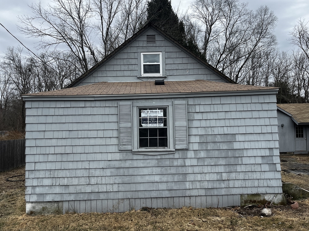 225 Winthrop St, Rehoboth, Massachusetts, 2 Bedrooms Bedrooms, 5 Rooms Rooms,1 BathroomBathrooms,Residential,For Sale,Winthrop St,73345902