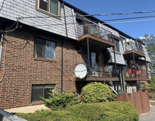 36 Main St., North Reading, Massachusetts, 2 Bedrooms Bedrooms, 4 Rooms Rooms,1 BathroomBathrooms,Residential,For Sale,Main St.,73469197