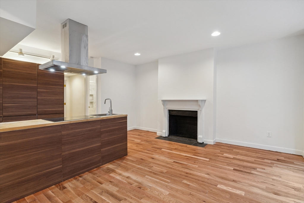 432 Marlborough, Boston, Massachusetts, 1 Bedroom Bedrooms, 3 Rooms Rooms,1 BathroomBathrooms,Residential Lease,For Rent,Marlborough,73473333