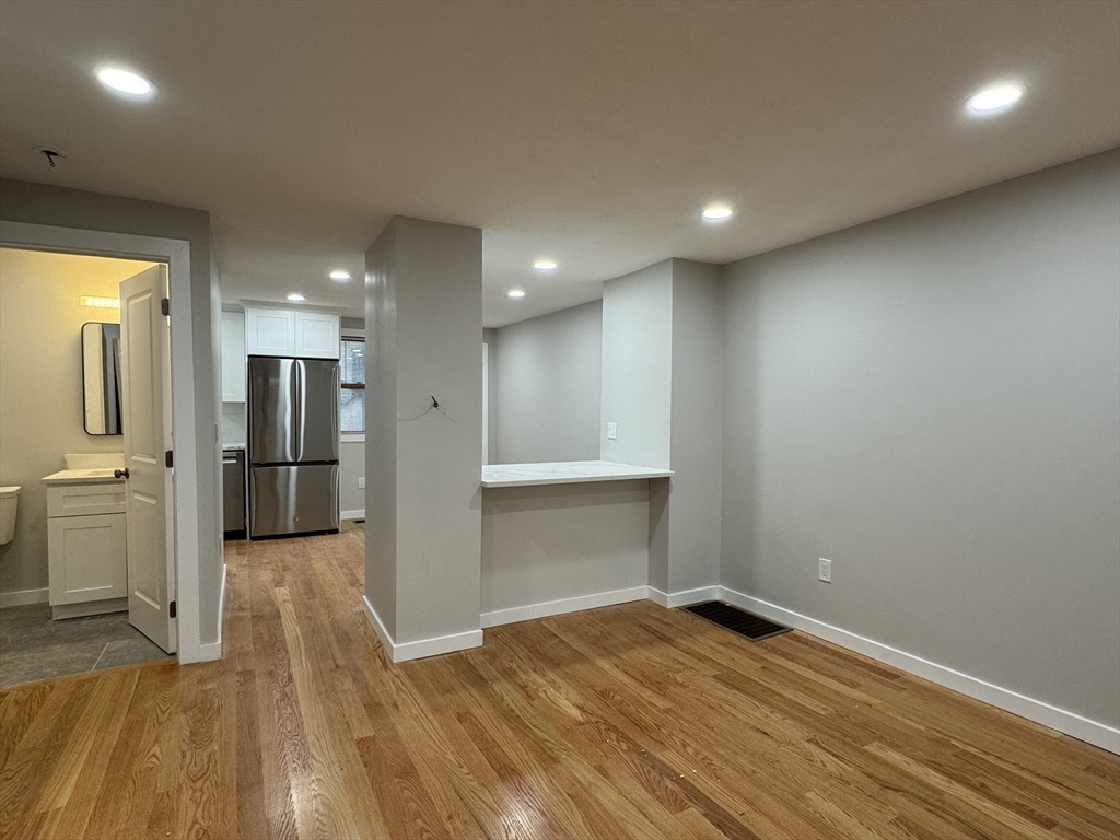 41 Ashford St, Boston, Massachusetts, 4 Bedrooms Bedrooms, 5 Rooms Rooms,1.5 BathroomsBathrooms,Residential Lease,For Rent,Ashford St,73473363