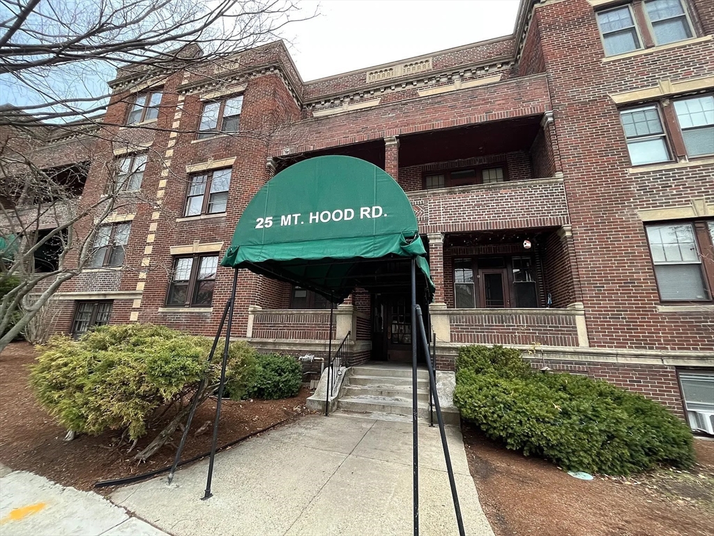 25 Mount Hood Road, Boston, Massachusetts, 2 Bedrooms Bedrooms, 4 Rooms Rooms,1 BathroomBathrooms,Residential Lease,For Rent,Mount Hood Road,73473376