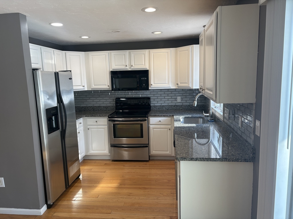 453 Turnpike Street, Easton, Massachusetts, 3 Bedrooms Bedrooms, 6 Rooms Rooms,1.5 BathroomsBathrooms,Residential Lease,For Rent,Turnpike Street,73473378