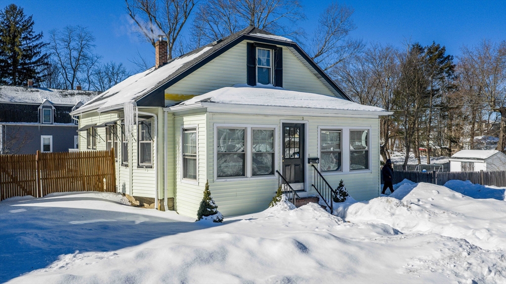 10 Jefferson Ave, Taunton, Massachusetts, 3 Bedrooms Bedrooms, 6 Rooms Rooms,1 BathroomBathrooms,Residential,For Sale,Jefferson Ave,73473389