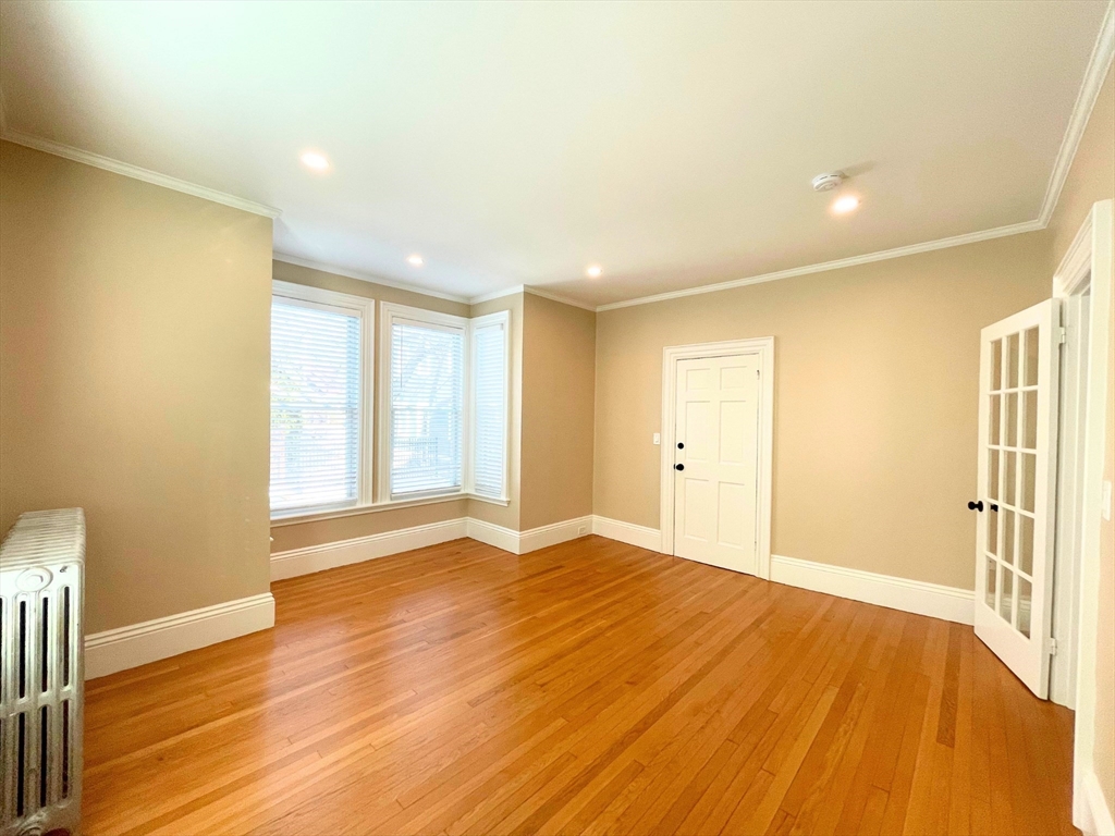 12 Briggs St, Salem, Massachusetts, 2 Bedrooms Bedrooms, 5 Rooms Rooms,1 BathroomBathrooms,Residential Lease,For Rent,Briggs St,73473405