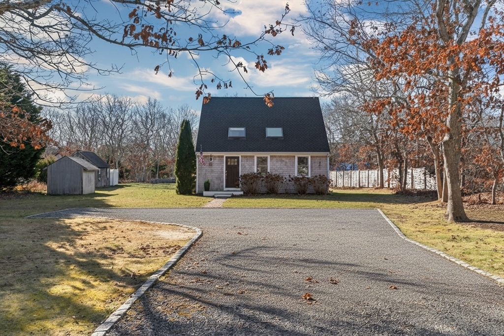 60 Saddle Club Rd, Edgartown, Massachusetts, 3 Bedrooms Bedrooms, 5 Rooms Rooms,1.5 BathroomsBathrooms,Residential,For Sale,Saddle Club Rd,73473341