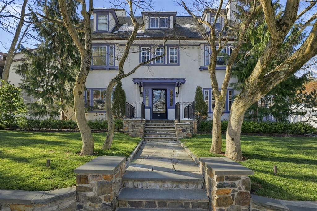 43 Druce Street, Brookline, Massachusetts, 5 Bedrooms Bedrooms, 9 Rooms Rooms,4.5 BathroomsBathrooms,Residential,For Sale,Druce Street,73473454