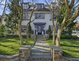 43 Druce Street, Brookline, Massachusetts, 5 Bedrooms Bedrooms, 9 Rooms Rooms,4.5 BathroomsBathrooms,Residential,For Sale,Druce Street,73473454