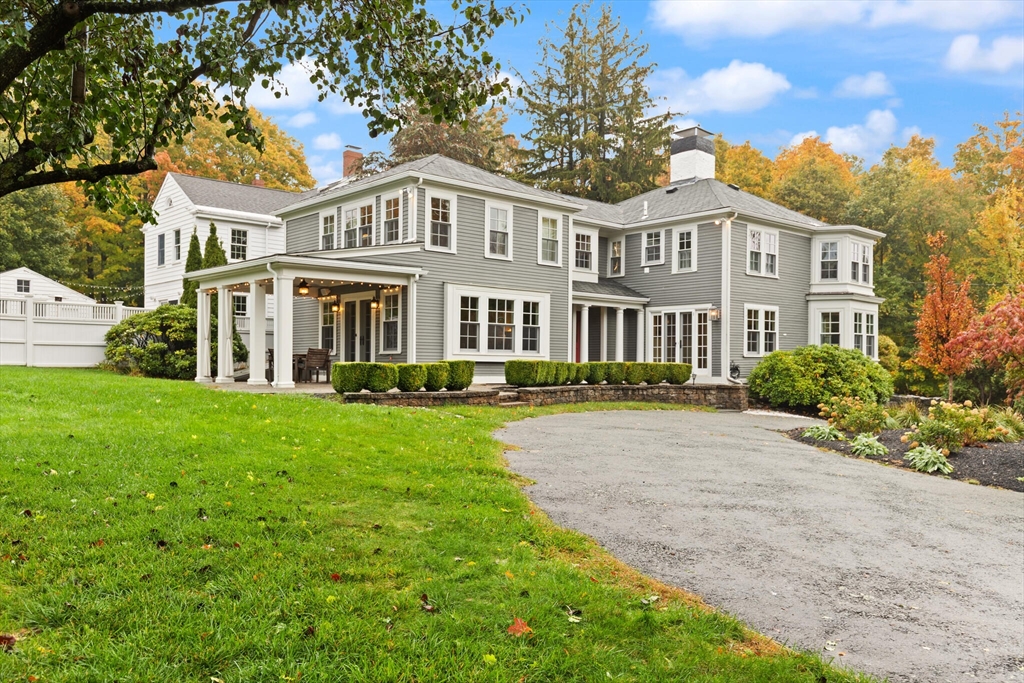 407 Highland St, Milton, Massachusetts, 4 Bedrooms Bedrooms, 9 Rooms Rooms,3 BathroomsBathrooms,Residential,For Sale,Highland St,73443760
