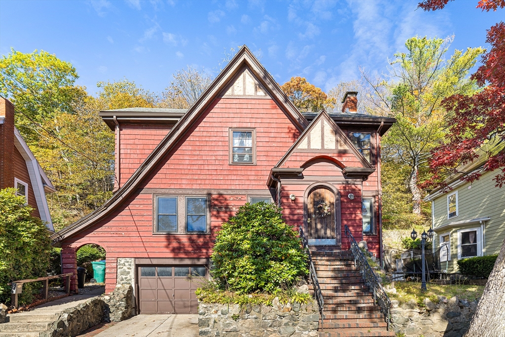 11 Linwood Rd, Lynn, Massachusetts, 3 Bedrooms Bedrooms, 9 Rooms Rooms,2 BathroomsBathrooms,Residential,For Sale,Linwood Rd,73448943