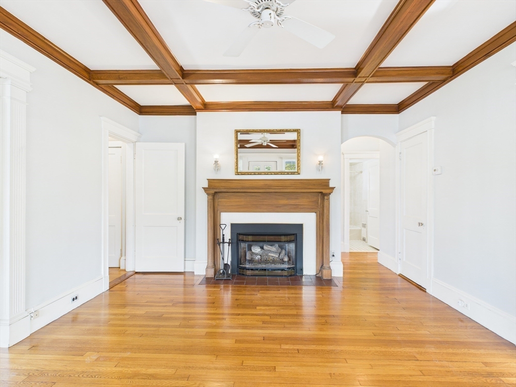 1120 Centre Street, Newton, Massachusetts, 2 Bedrooms Bedrooms, 6 Rooms Rooms,1 BathroomBathrooms,Residential Lease,For Rent,Centre Street,73442102