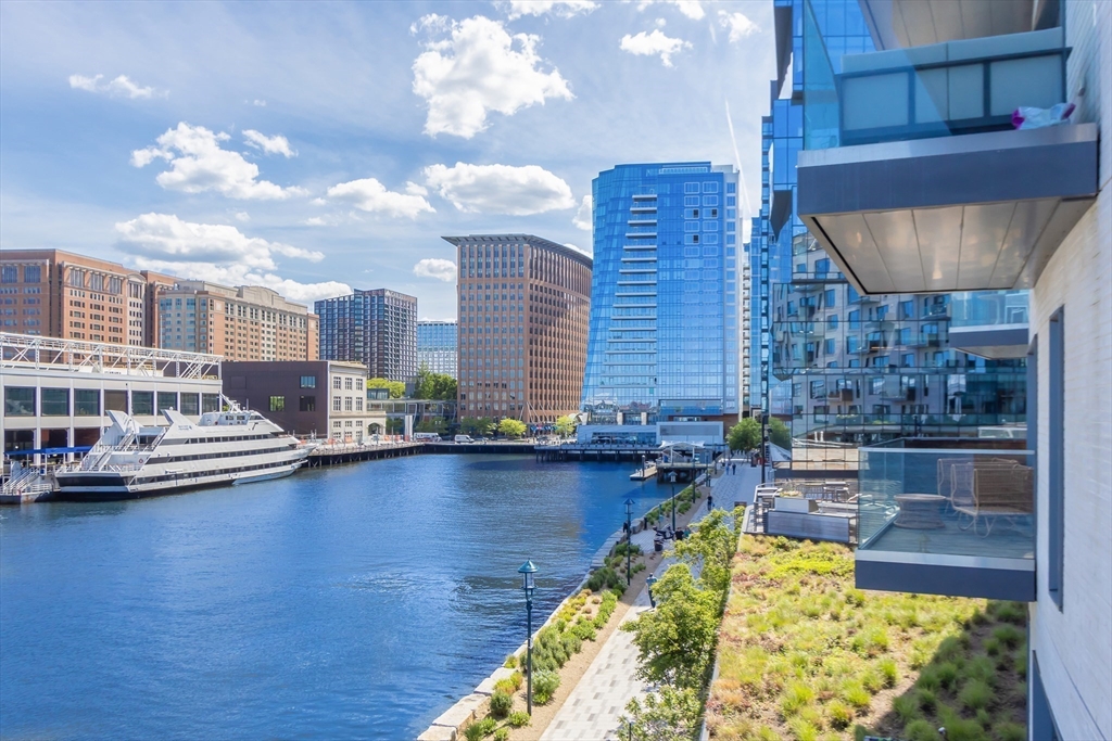 300 Pier 4 Blvd, Boston, Massachusetts, 2 Bedrooms Bedrooms, 6 Rooms Rooms,2.5 BathroomsBathrooms,Residential,For Sale,Pier 4 Blvd,73451793