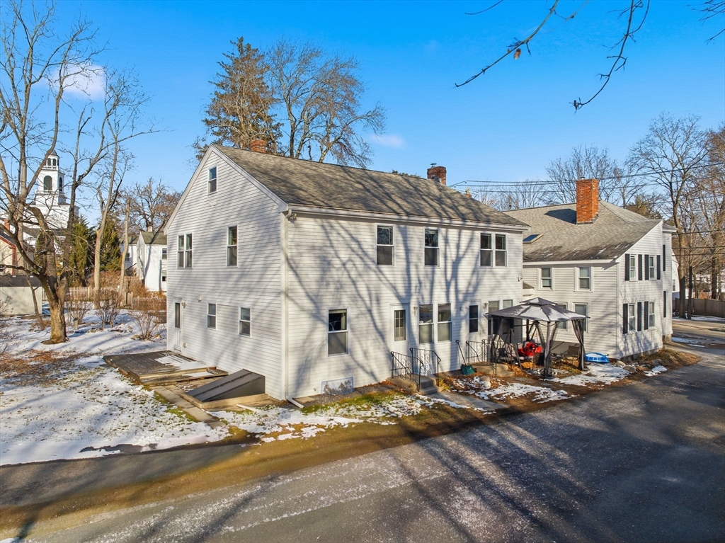 45R South, Bedford, Massachusetts, 4 Bedrooms Bedrooms, 7 Rooms Rooms,2.5 BathroomsBathrooms,Residential Lease,For Rent,South,73469836