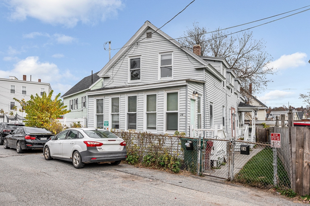 24-26 Richmond Avenue, Lowell, Massachusetts, 5 Bedrooms Bedrooms, 11 Rooms Rooms,2 BathroomsBathrooms,Residential Income,For Sale,Richmond Avenue,73455483