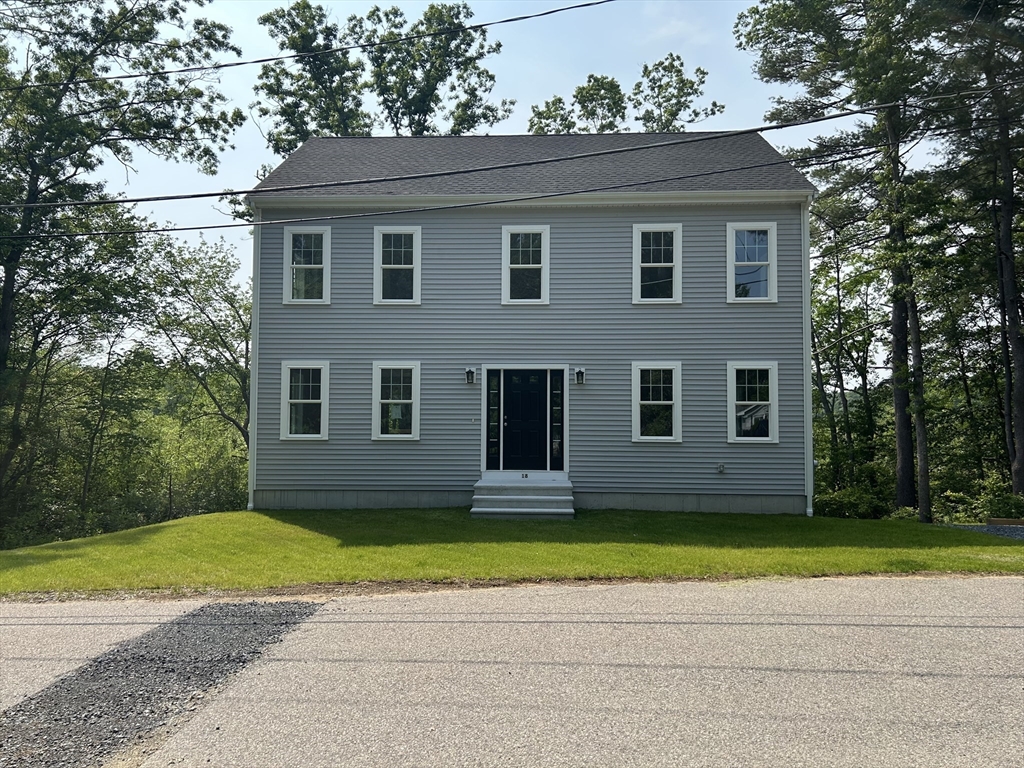 18 Columbine Rd, Mansfield, Massachusetts, 3 Bedrooms Bedrooms, 7 Rooms Rooms,1.5 BathroomsBathrooms,Residential,For Sale,Columbine Rd,73438052