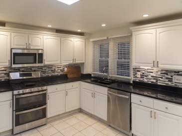 144 Salem, Boston, Massachusetts, 3 Bedrooms Bedrooms, 5 Rooms Rooms,1 BathroomBathrooms,Residential Lease,For Rent,Salem,73470602