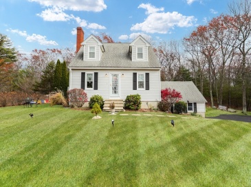 75 Lake St, Uxbridge, Massachusetts, 3 Bedrooms Bedrooms, 6 Rooms Rooms,2.5 BathroomsBathrooms,Residential,For Sale,Lake St,73456355 75 Lake St, Uxbridge, Massachusetts, 3 Bedrooms Bedrooms, 6 Rooms Rooms,2.5 BathroomsBathrooms,Residential,For Sale,Lake St,73456355