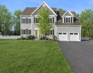 14 Teresa Dr, Millis, Massachusetts, 4 Bedrooms Bedrooms, 9 Rooms Rooms,3.5 BathroomsBathrooms,Residential,For Sale,Teresa Dr,73473614