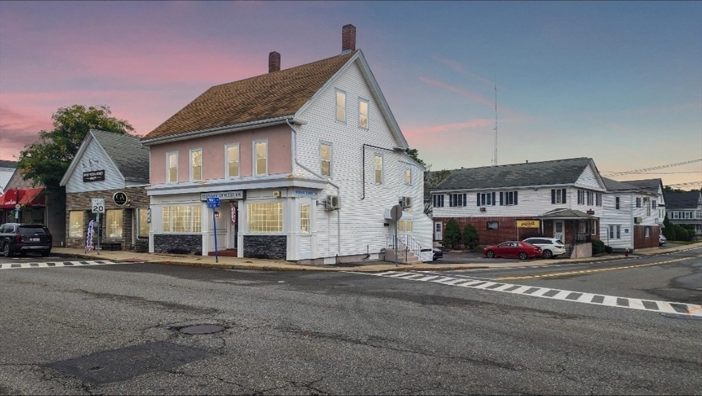 8 Wall Street, Foxboro, Massachusetts, 1 Bedroom Bedrooms, 4 Rooms Rooms,1 BathroomBathrooms,Residential Lease,For Rent,Wall Street,73473675