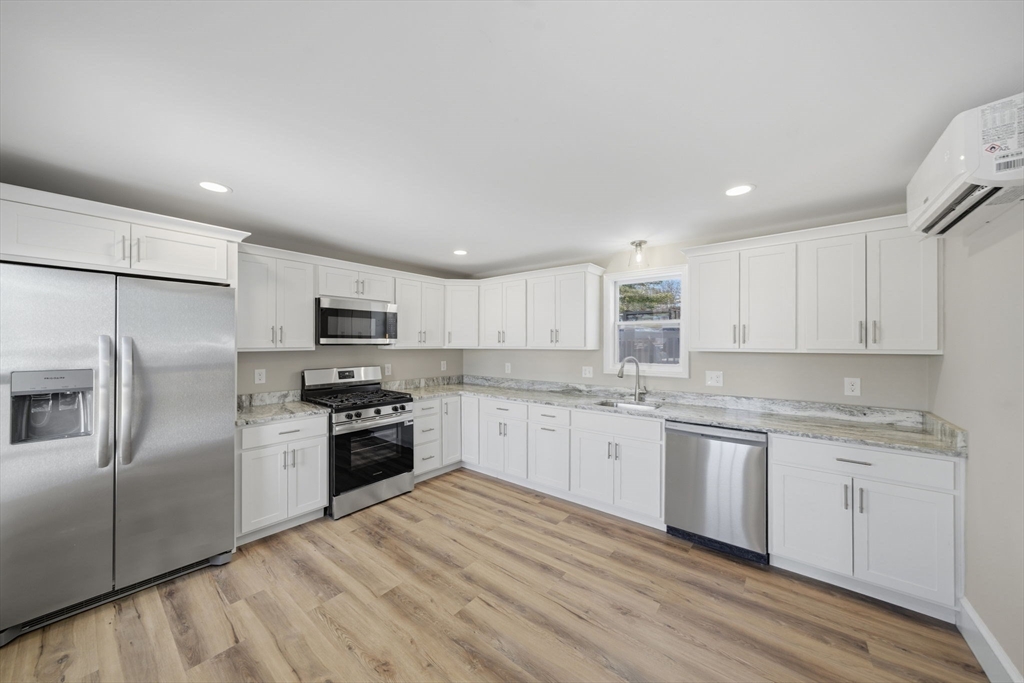 129 Marianna St, Lynn, Massachusetts, 3 Bedrooms Bedrooms, 6 Rooms Rooms,1 BathroomBathrooms,Residential,For Sale,Marianna St,73473514