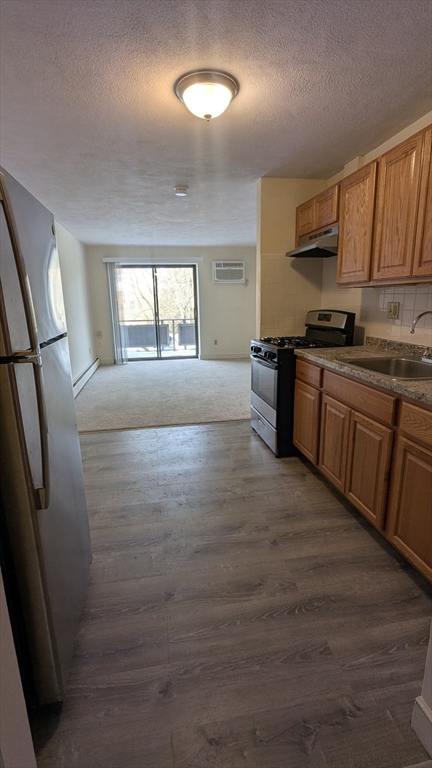 271 Mass Ave, Arlington, Massachusetts, 2 Bedrooms Bedrooms, 4 Rooms Rooms,1.5 BathroomsBathrooms,Residential Lease,For Rent,Mass Ave,73473540