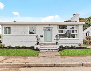 80 Central Ave, Hull, Massachusetts, 3 Bedrooms Bedrooms, 5 Rooms Rooms,1 BathroomBathrooms,Residential Lease,For Rent,Central Ave,73473548