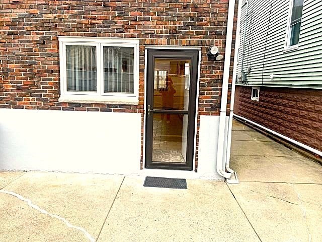43 Bryant Street, Revere, Massachusetts, 2 Rooms Rooms,1 BathroomBathrooms,Residential Lease,For Rent,Bryant Street,73473581