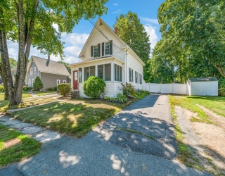 42 Rock St, Whitman, Massachusetts, 4 Bedrooms Bedrooms, 8 Rooms Rooms,2 BathroomsBathrooms,Residential,For Sale,Rock St,73471309