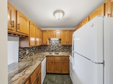 30 Conant St, Beverly, Massachusetts, 2 Bedrooms Bedrooms, 4 Rooms Rooms,2 BathroomsBathrooms,Residential Lease,For Rent,Conant St,73463900