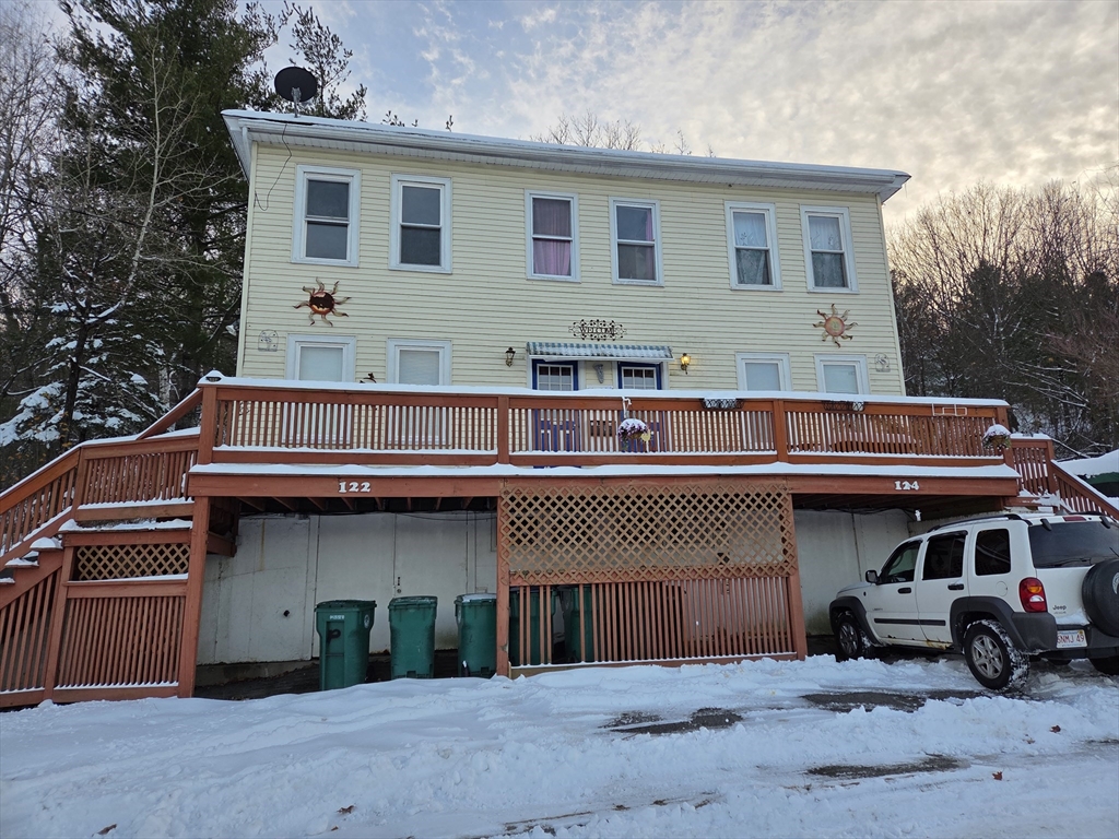 122-124 Leighton Street, Fitchburg, Massachusetts, 8 Bedrooms Bedrooms, 16 Rooms Rooms,4 BathroomsBathrooms,Residential Income,For Sale,Leighton Street,73461868