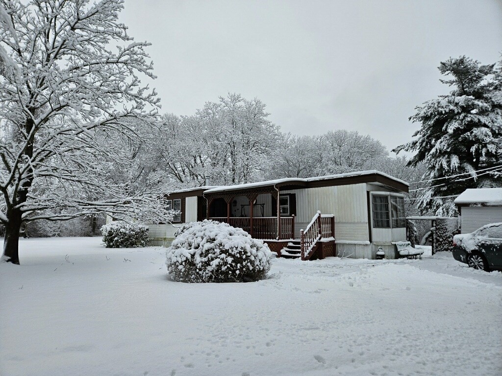 399 Danforth St, Taunton, Massachusetts, 3 Bedrooms Bedrooms, 5 Rooms Rooms,1.5 BathroomsBathrooms,Residential,For Sale,Danforth St,73473697
